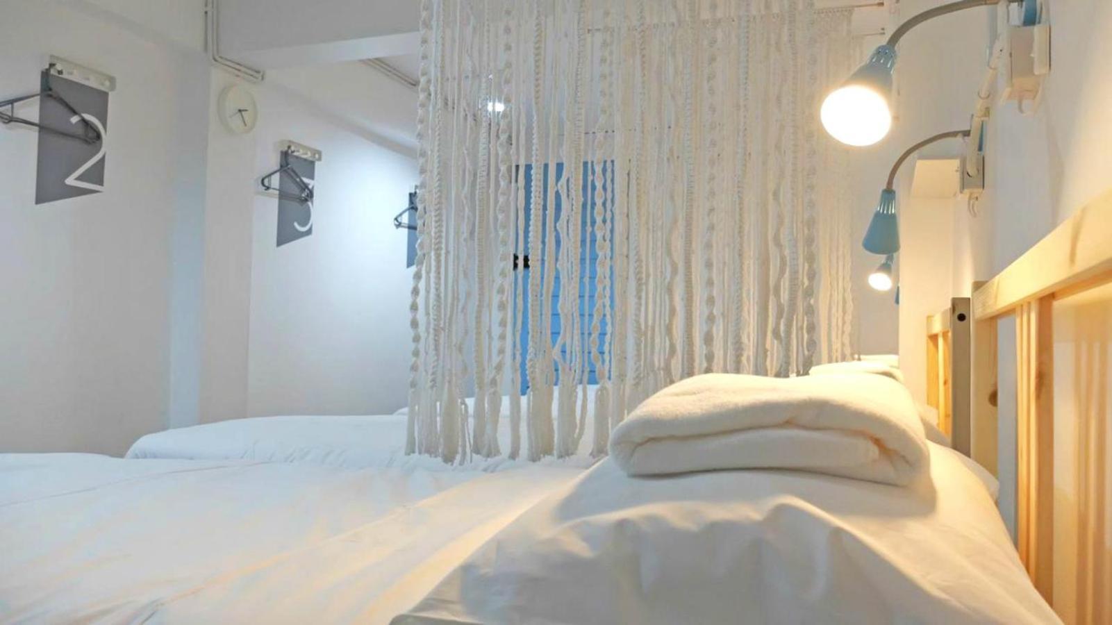 A Dude Mini Hostel (Adults Only) Чиангмай Экстерьер фото