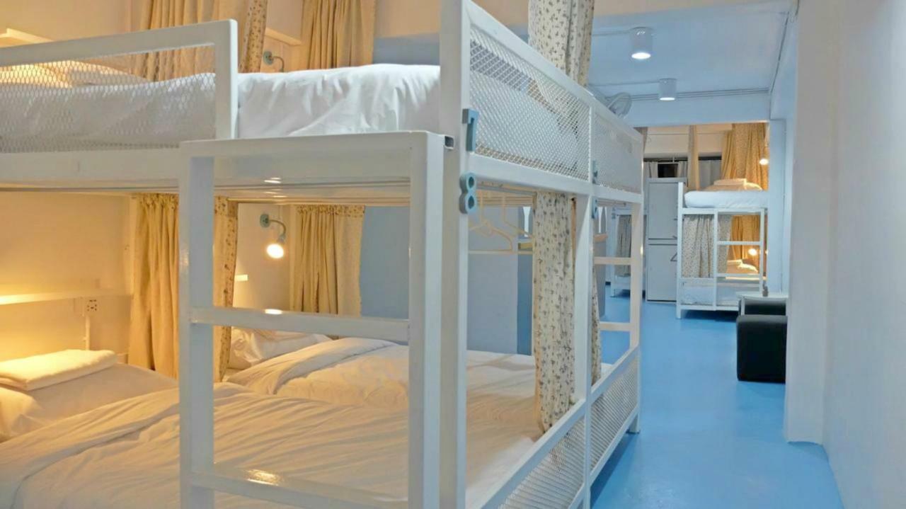 A Dude Mini Hostel (Adults Only) Чиангмай Экстерьер фото